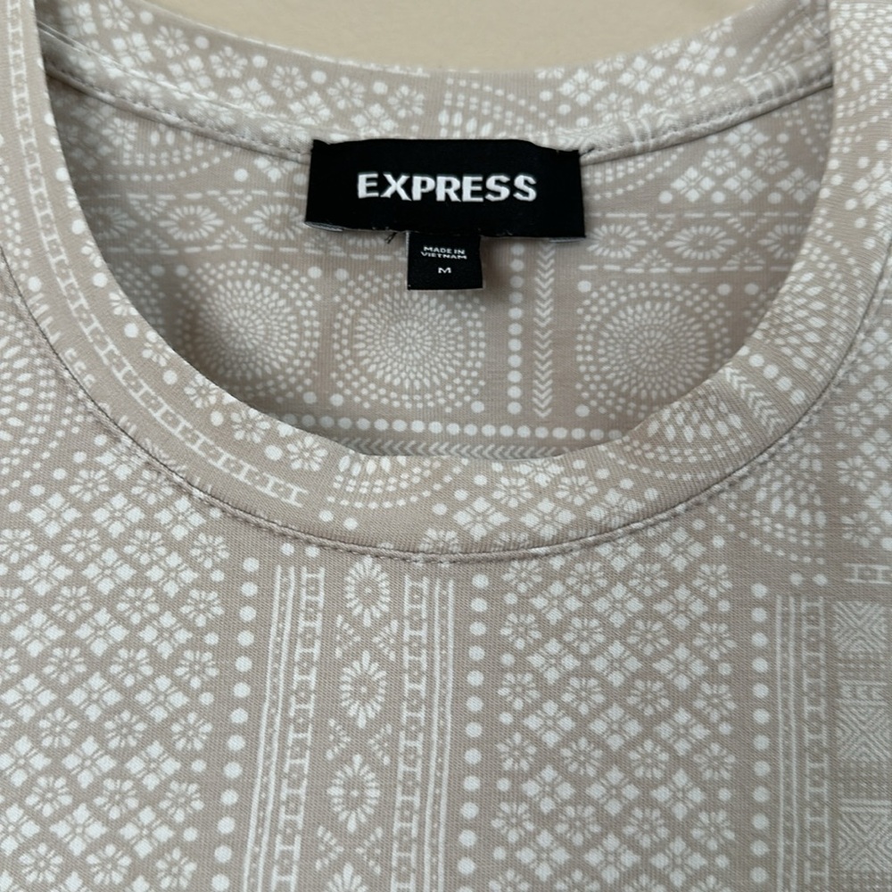 Express T-Shirt - Picture 2 of 3